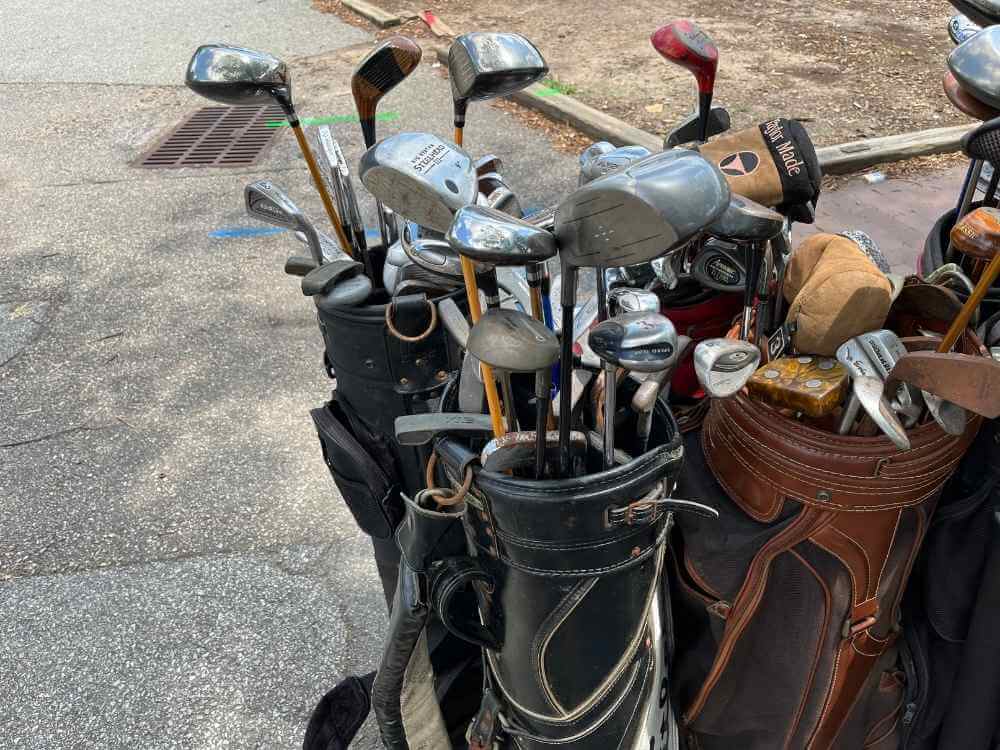 used-golf-clubs-outside