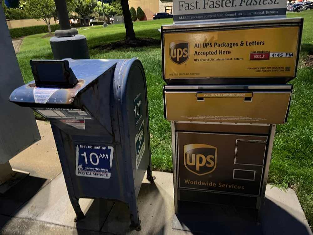 ups-drop-box